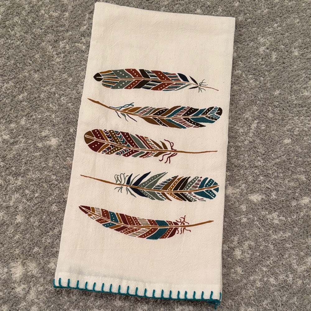 Adobe Feathers Krinkle Flour Sack Kitchen  Towel NWT Cotton 18x26”